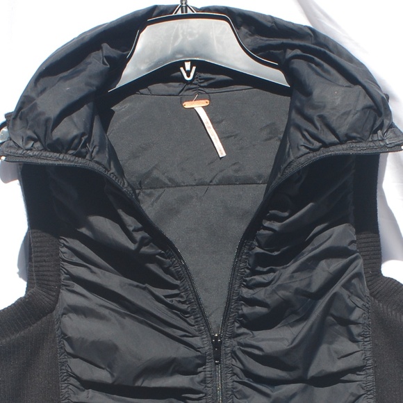 Free People | Black Vest Sweater Knit Sides - M - Picture 6 of 7